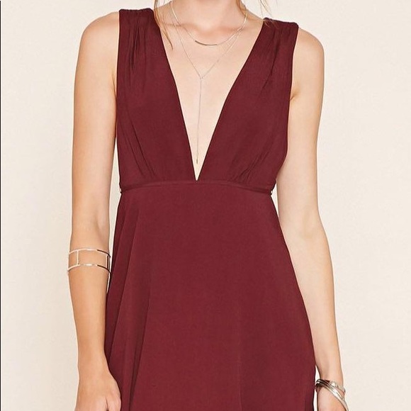 Forever 21 Dresses & Skirts - 🦋3 for $25🦋 Plunging neckline rust maxi dress